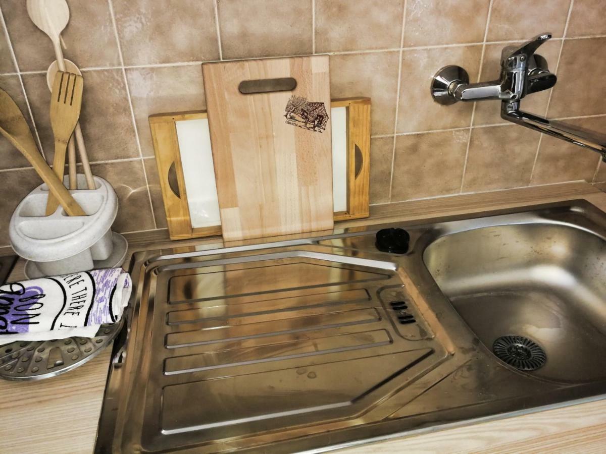 Apartman Damir Sumartin Exterior foto